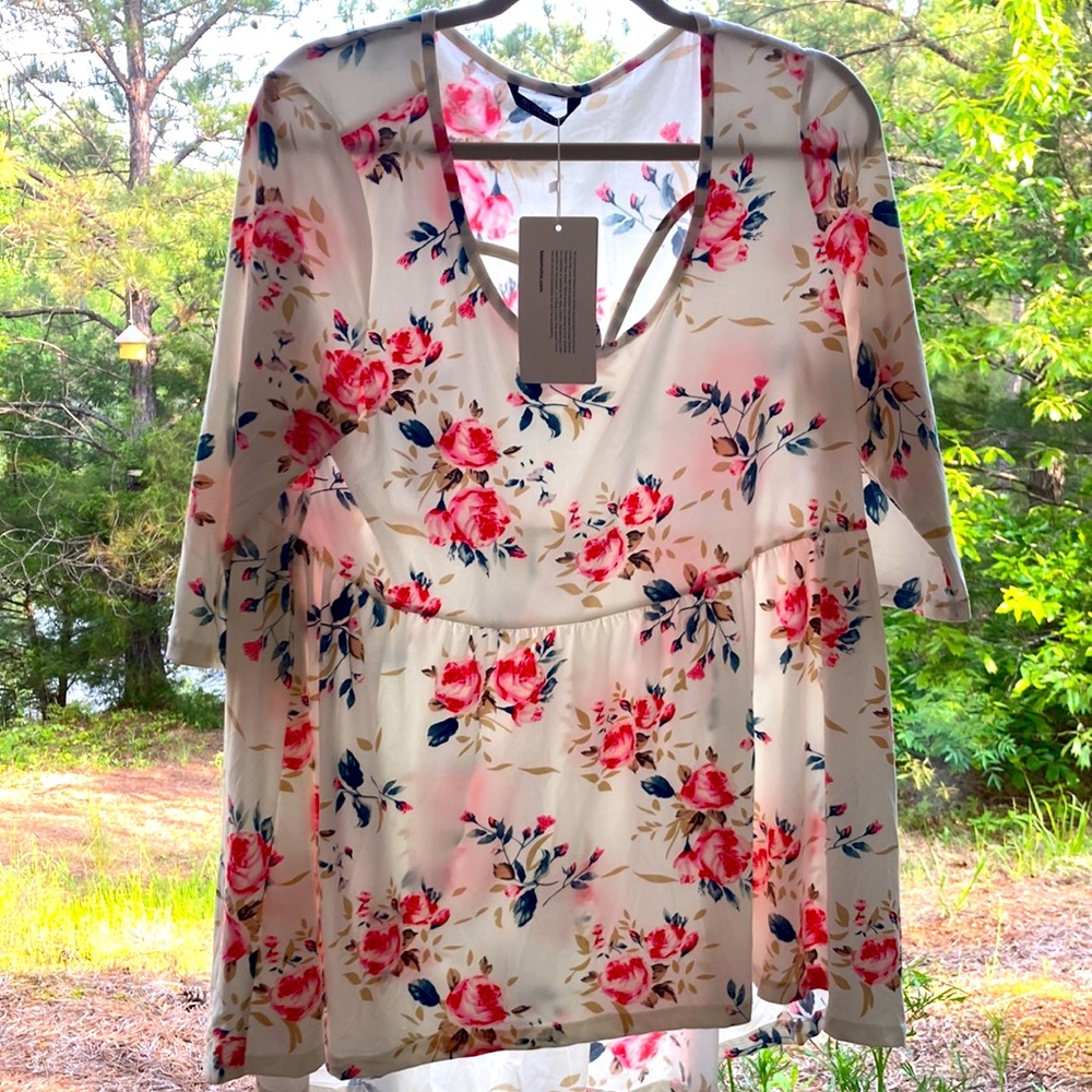 NWT BloomChic “ROSE”  hot pink roses soft baby doll Oversize top. Size 10